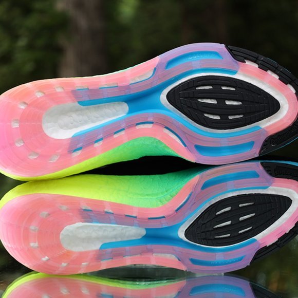 Adidas UltraBoost 22 Men’s Size 14 - Picture 4 of 12